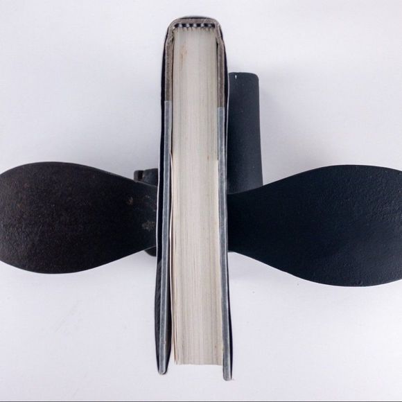 2/$30 - The Glass Castle by Jeannette Walls - Picture 16 of 16